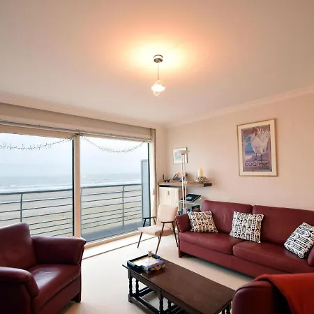 Lägenhet Cozy Beachfront Retreat