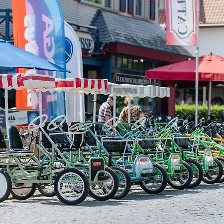 Cozy Beachfront Retreat *