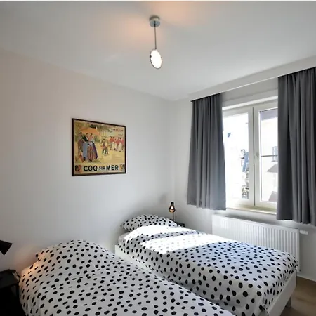 Cozy Beachfront Retreat